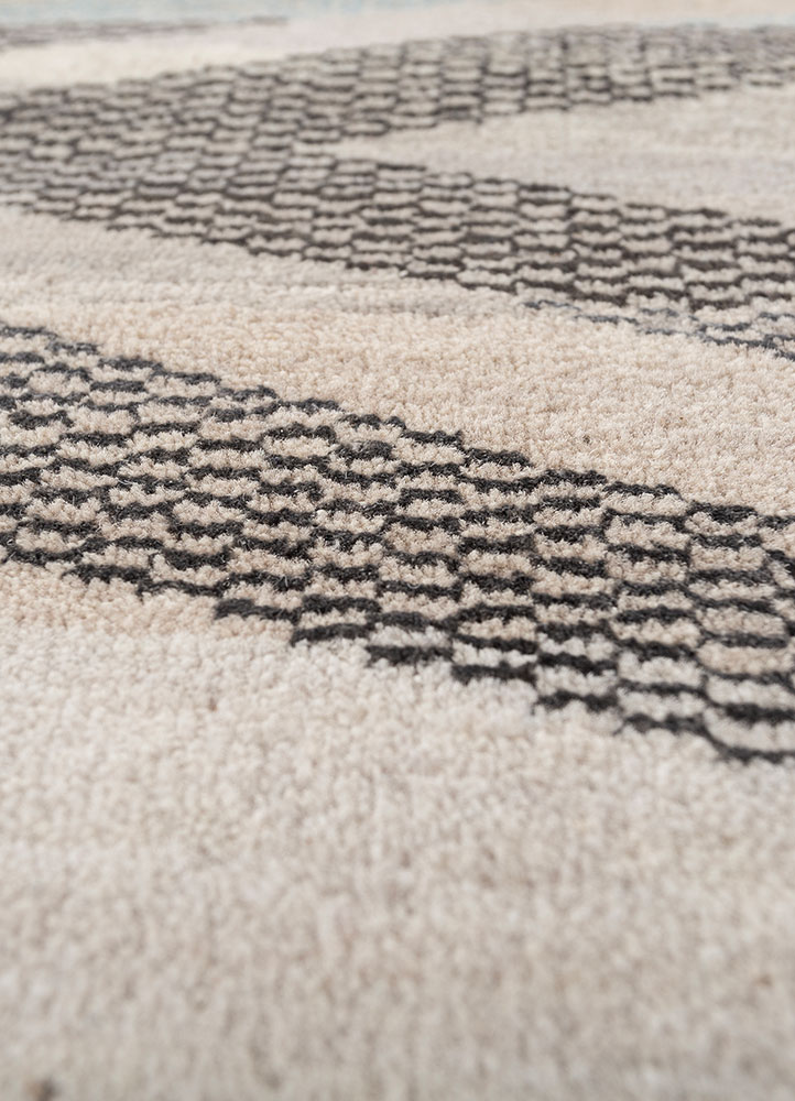 manchaha grey and black wool and bamboo silk hand knotted Rug - CloseUp
