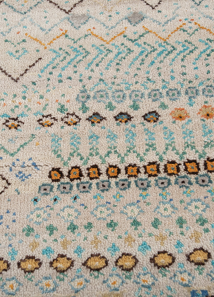 manchaha ivory wool and bamboo silk hand knotted Rug - CloseUp