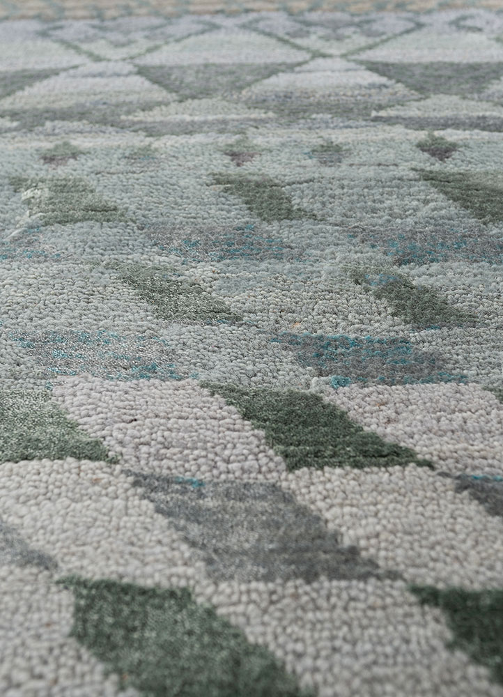 manchaha blue wool and bamboo silk hand knotted Rug - CloseUp