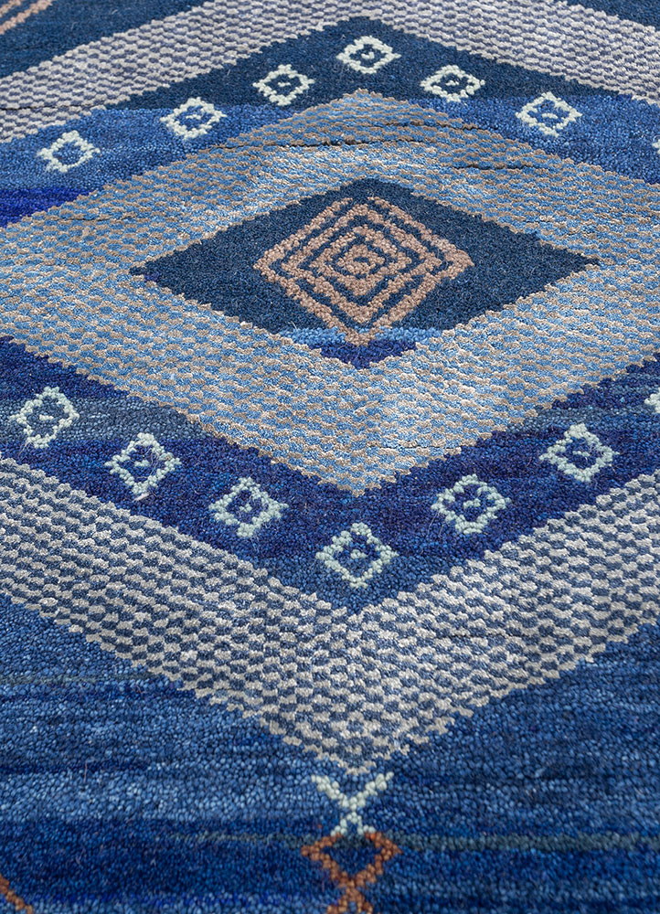 manchaha blue wool and bamboo silk hand knotted Rug - CloseUp