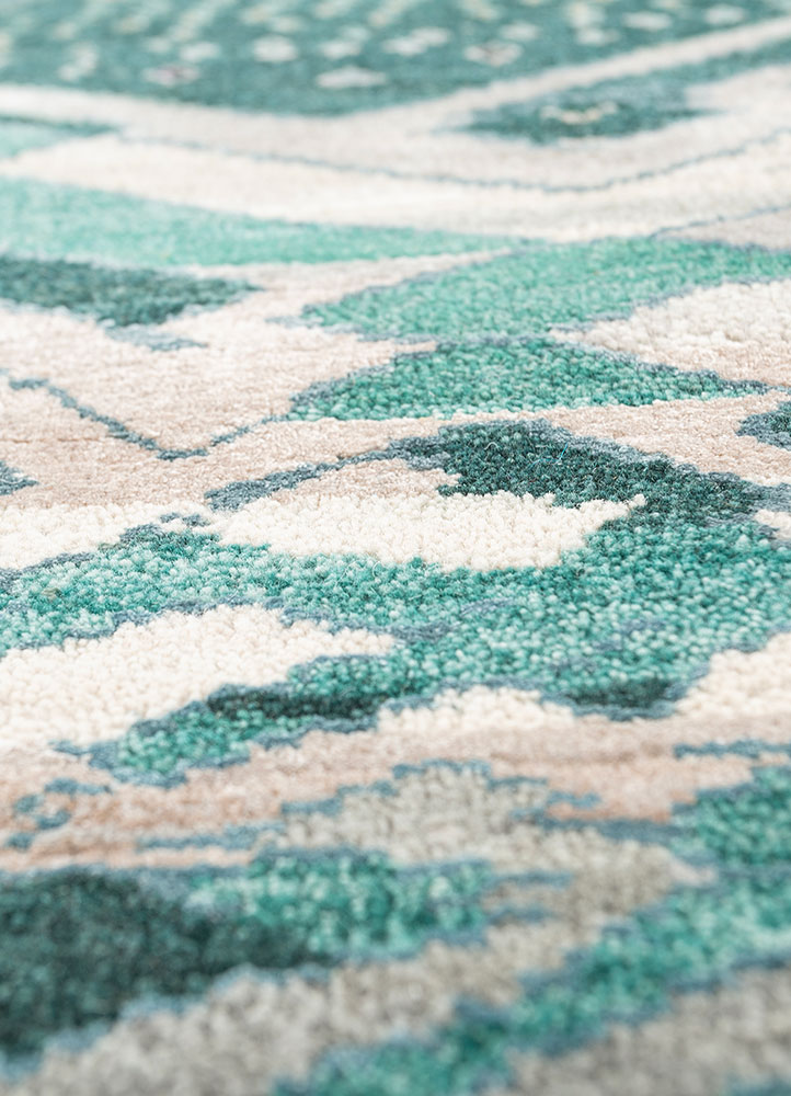 manchaha green wool and bamboo silk hand knotted Rug - CloseUp