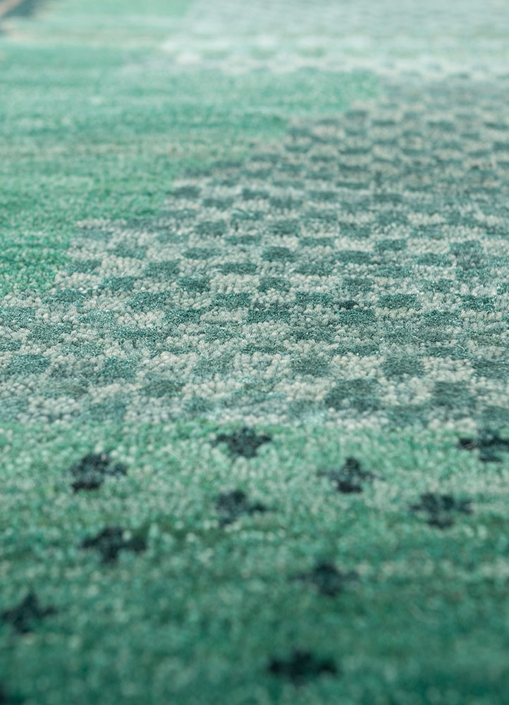 manchaha green wool and bamboo silk hand knotted Rug - CloseUp