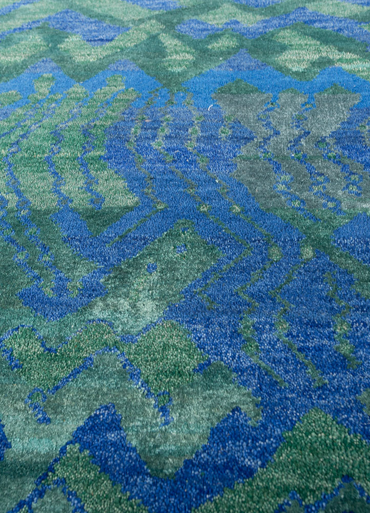 manchaha blue wool and bamboo silk hand knotted Rug - CloseUp