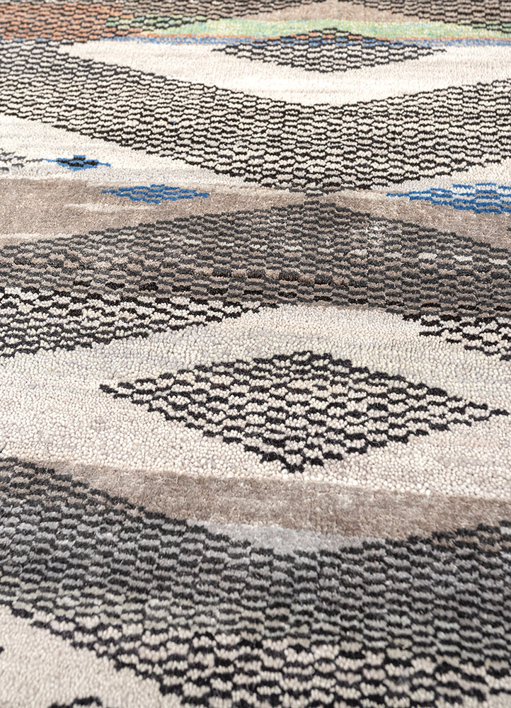 manchaha ivory wool and bamboo silk hand knotted Rug - CloseUp