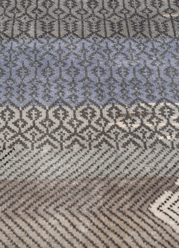 manchaha ivory wool and bamboo silk hand knotted Rug - CloseUp