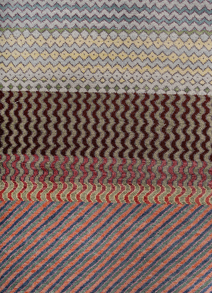 manchaha pink and purple wool and bamboo silk hand knotted Rug - CloseUp