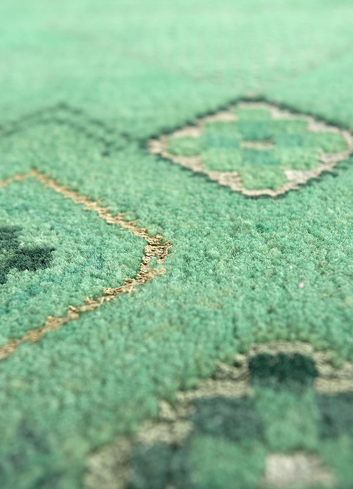 manchaha green wool and bamboo silk hand knotted Rug - CloseUp