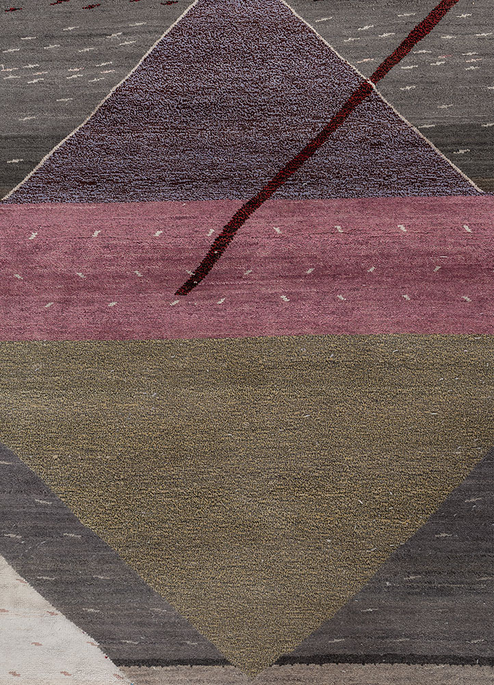 freedom manchaha grey and black wool and bamboo silk hand knotted Rug - CloseUp
