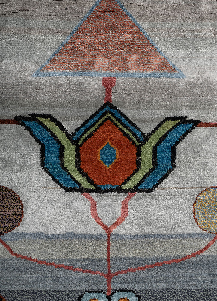 freedom manchaha grey and black wool and bamboo silk hand knotted Rug - CloseUp