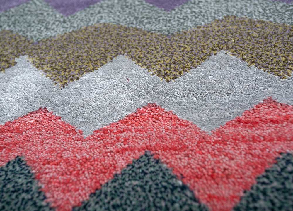 freedom manchaha grey and black wool and bamboo silk hand knotted Rug - CloseUp