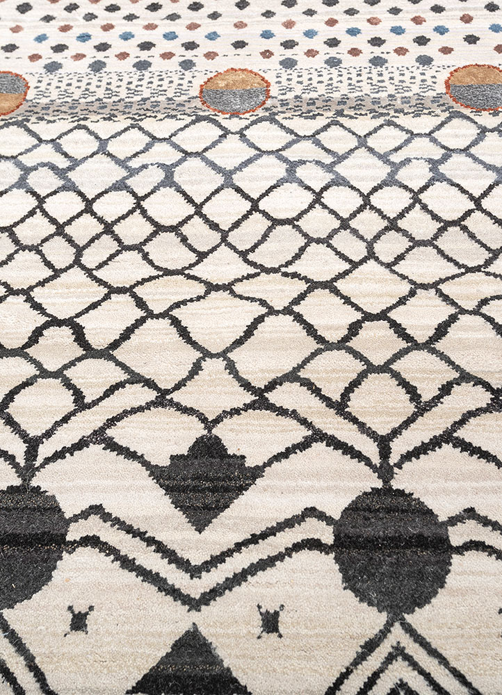 freedom manchaha grey and black wool and bamboo silk hand knotted Rug - CloseUp