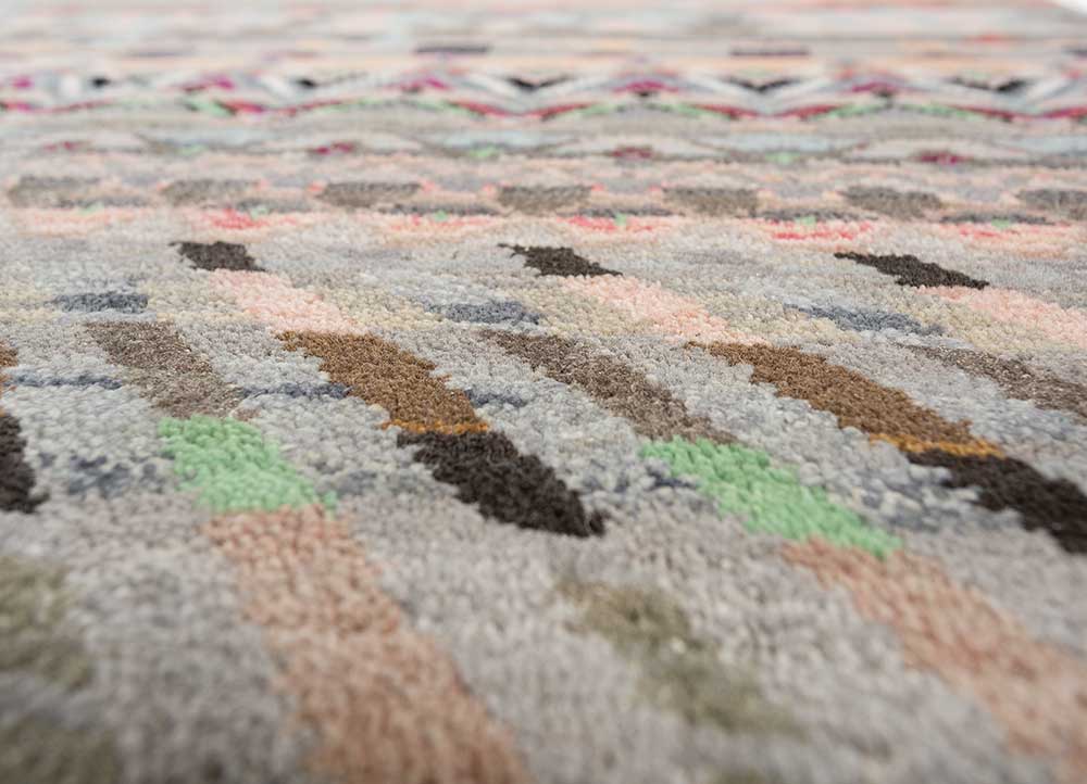 manchaha grey and black wool and bamboo silk hand knotted Rug - CloseUp