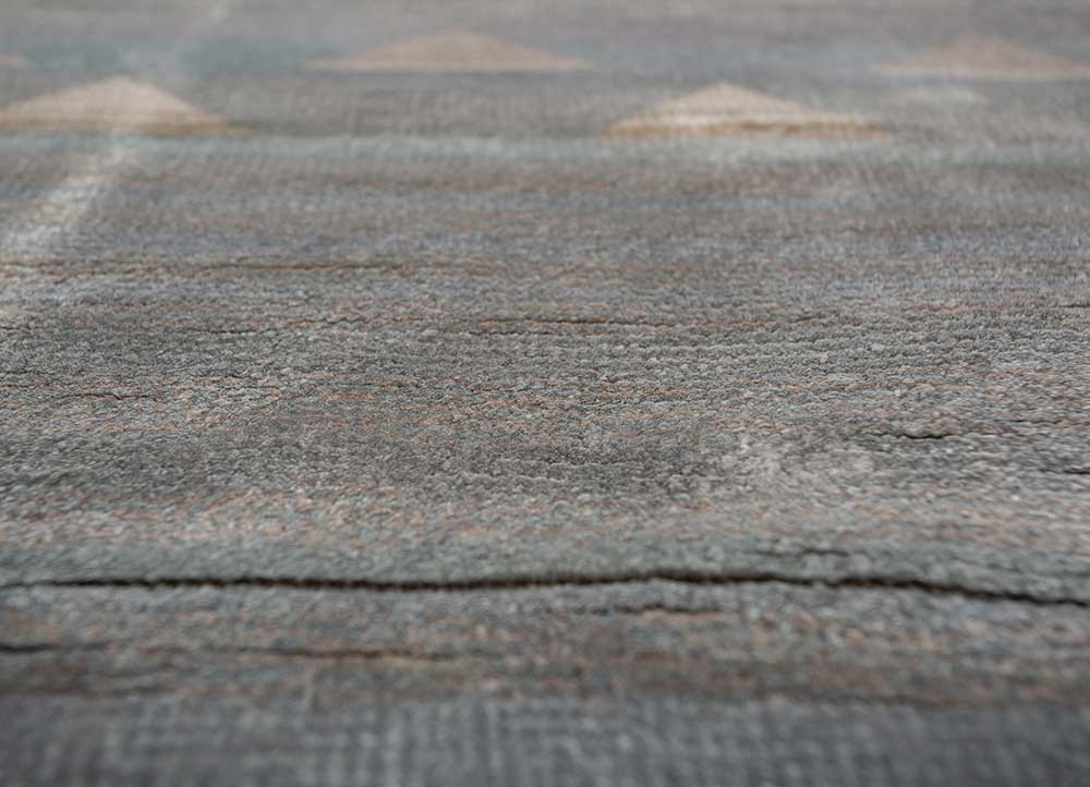 freedom manchaha ivory bamboo silk hand knotted Rug - CloseUp