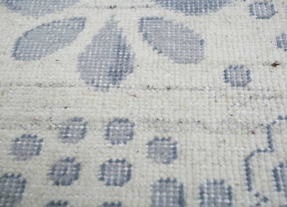 erbe ivory wool hand knotted Rug - CloseUp