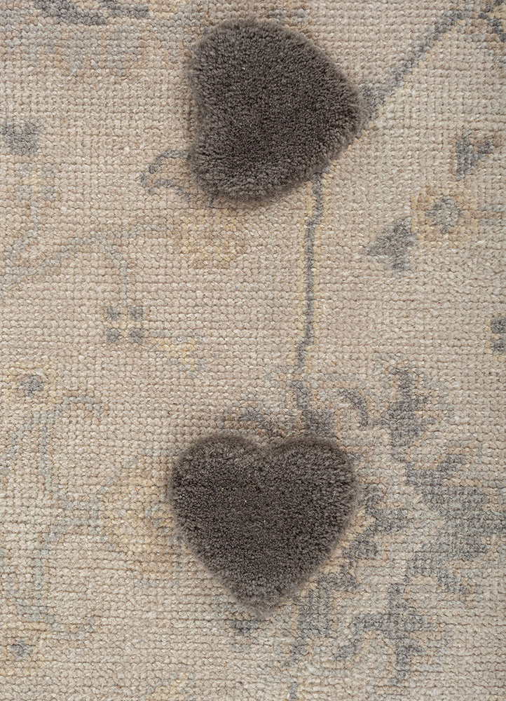 erbe grey and black wool hand knotted Rug - CloseUp