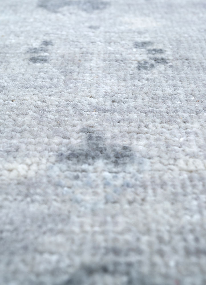 erbe grey and black wool hand knotted Rug - CloseUp