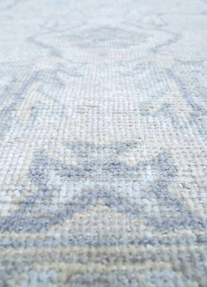 erbe grey and black wool hand knotted Rug - CloseUp