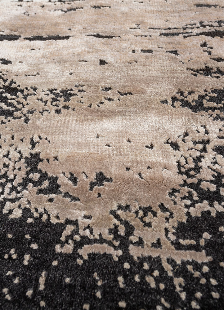 entropy grey and black wool and bamboo silk hand knotted Rug - CloseUp