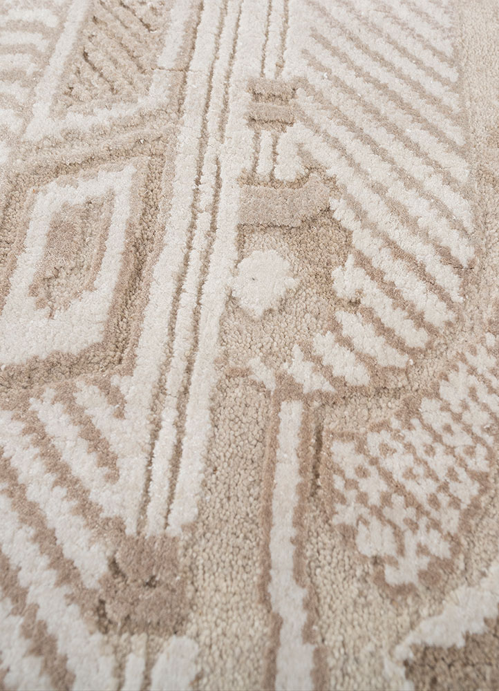 khidki ivory wool and bamboo silk hand knotted Rug - CloseUp