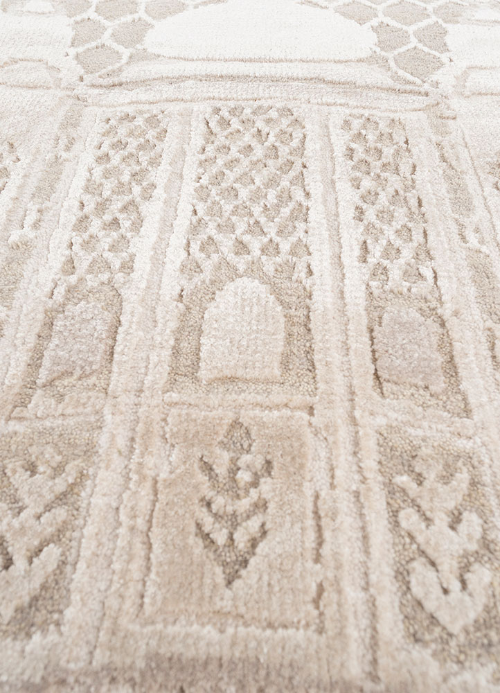 khidki ivory wool and bamboo silk hand knotted Rug - CloseUp