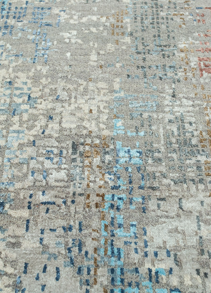 uvenuti grey and black wool and bamboo silk hand knotted Rug - CloseUp