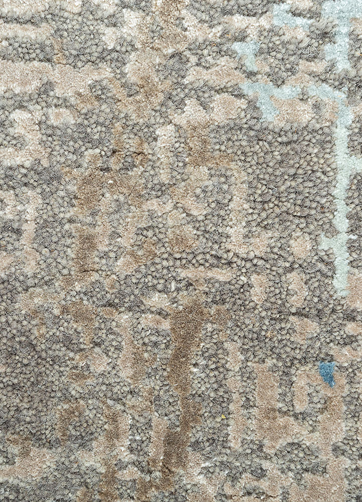 uvenuti grey and black wool and bamboo silk hand knotted Rug - CloseUp