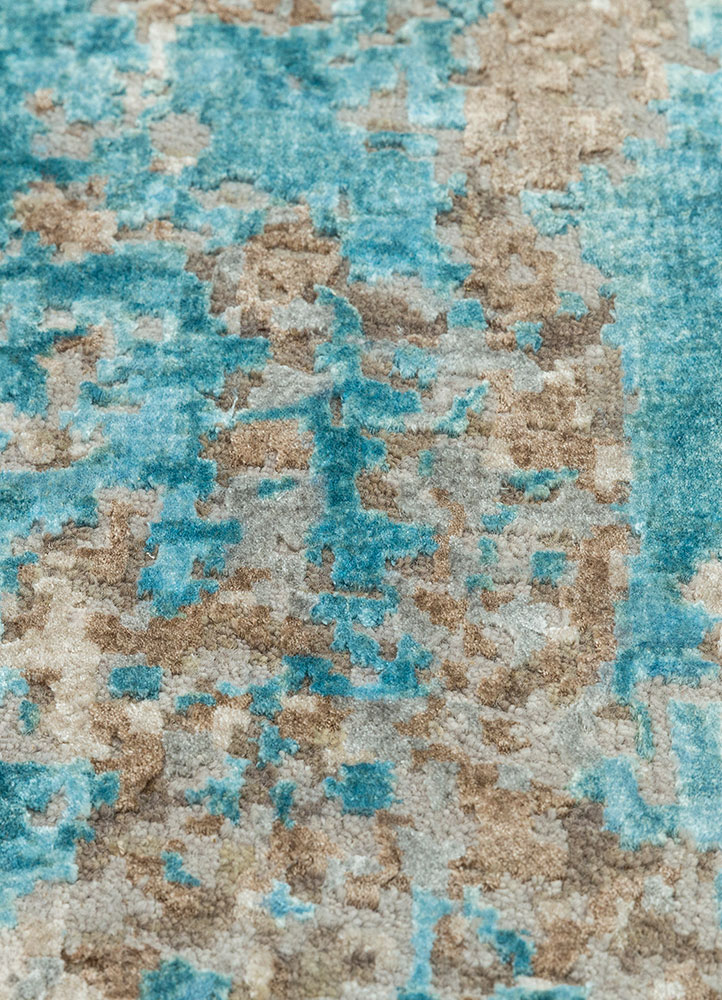 uvenuti ivory wool and bamboo silk hand knotted Rug - CloseUp