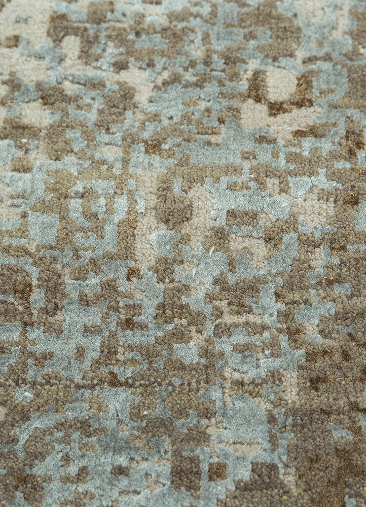 uvenuti ivory wool and bamboo silk hand knotted Rug - CloseUp