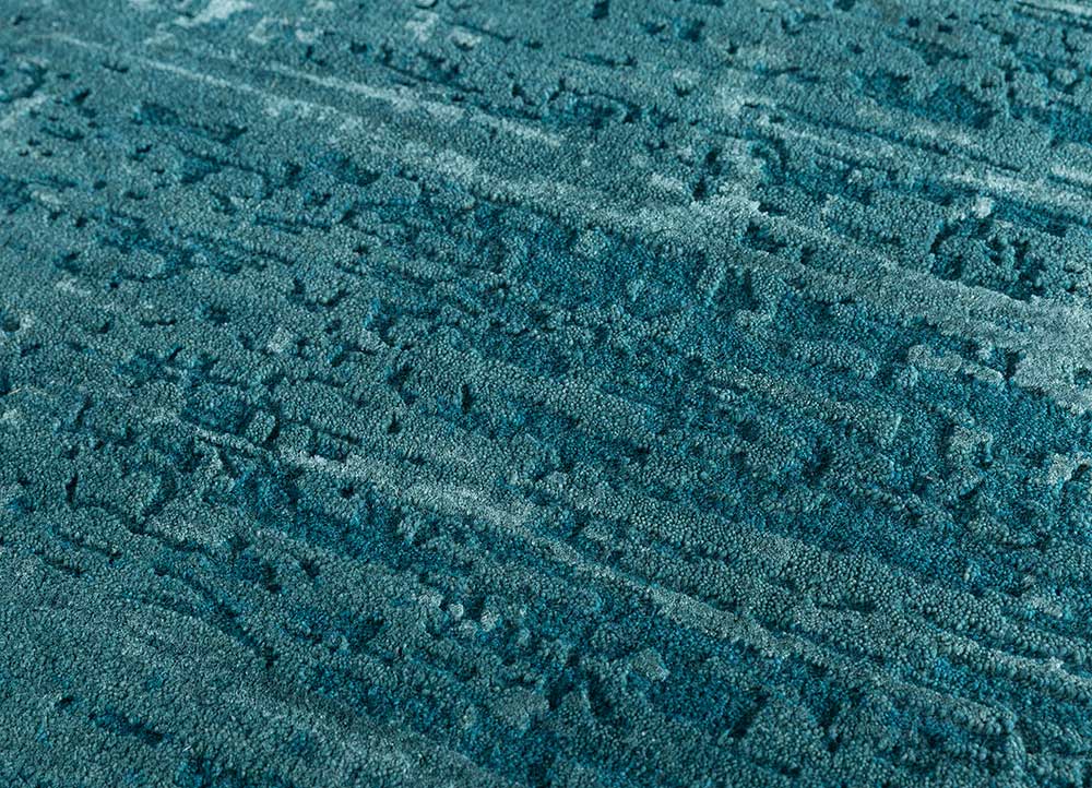 uvenuti blue wool and bamboo silk hand knotted Rug - CloseUp