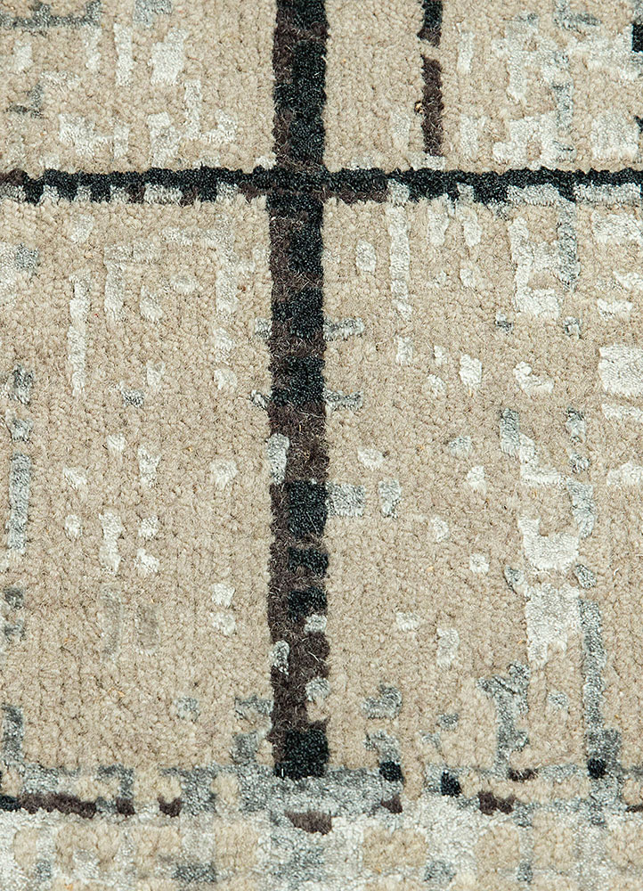 uvenuti grey and black wool and bamboo silk hand knotted Rug - CloseUp