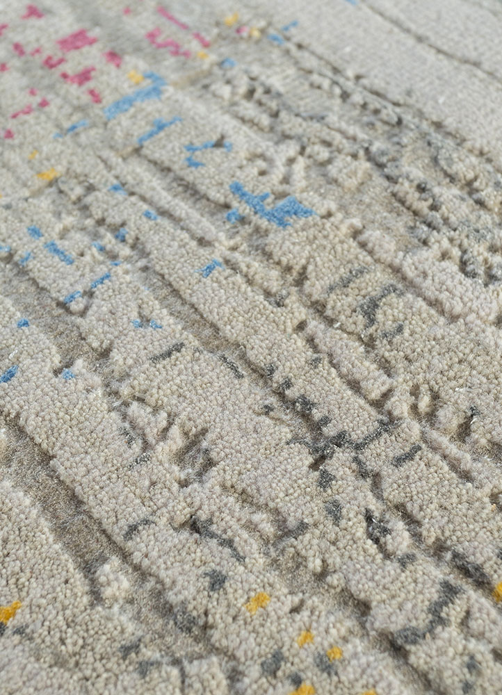 uvenuti ivory wool and bamboo silk hand knotted Rug - CloseUp