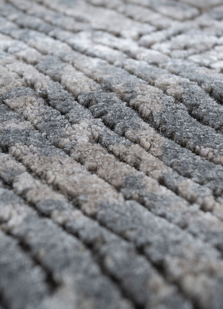 entropy grey and black wool and bamboo silk hand knotted Rug - CloseUp