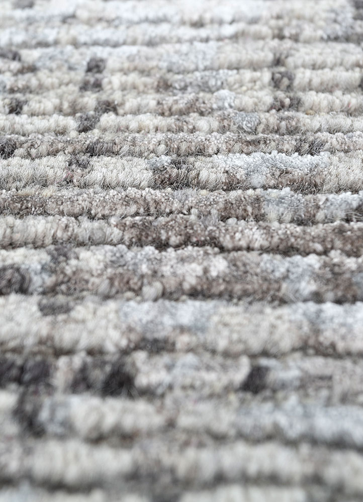 uvenuti grey and black wool and bamboo silk hand knotted Rug - CloseUp