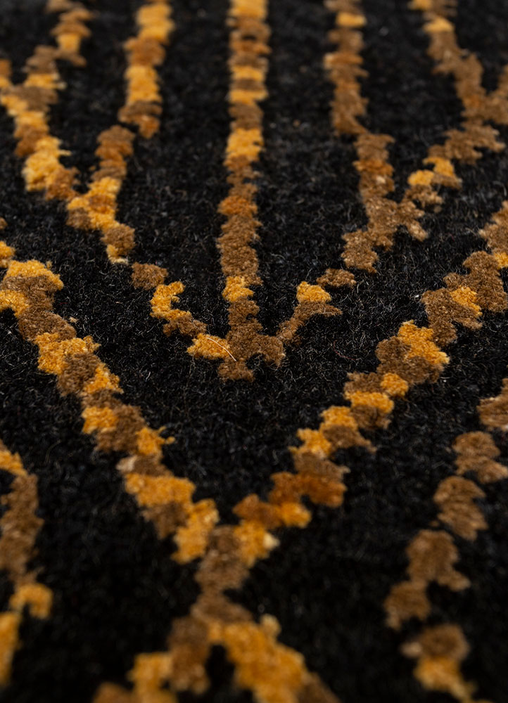 azalea grey and black wool and bamboo silk hand knotted Rug - CloseUp