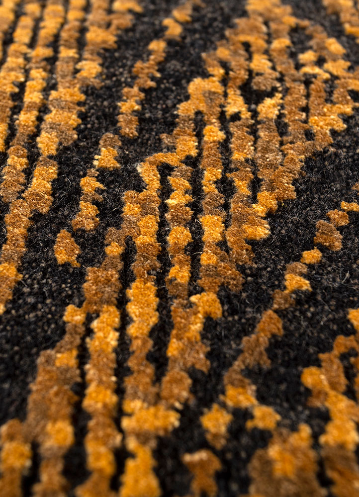 azalea grey and black wool and bamboo silk hand knotted Rug - CloseUp