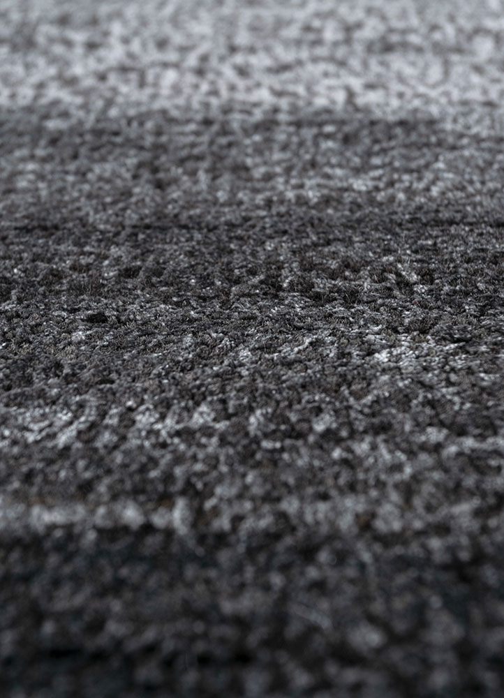 uvenuti ivory wool and bamboo silk hand knotted Rug - CloseUp