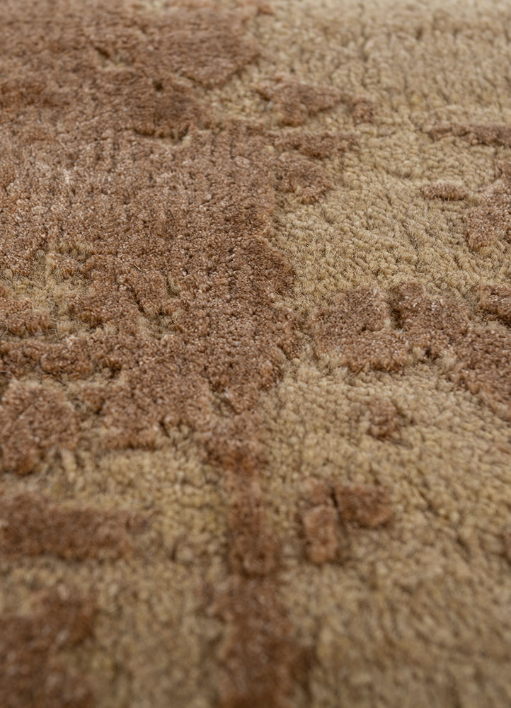 uvenuti grey and black wool and bamboo silk hand knotted Rug - CloseUp