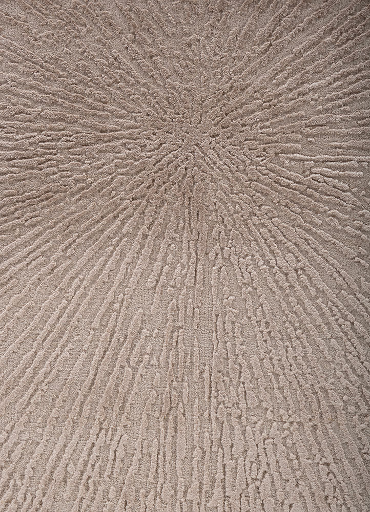 uvenuti ivory wool and bamboo silk hand knotted Rug - CloseUp