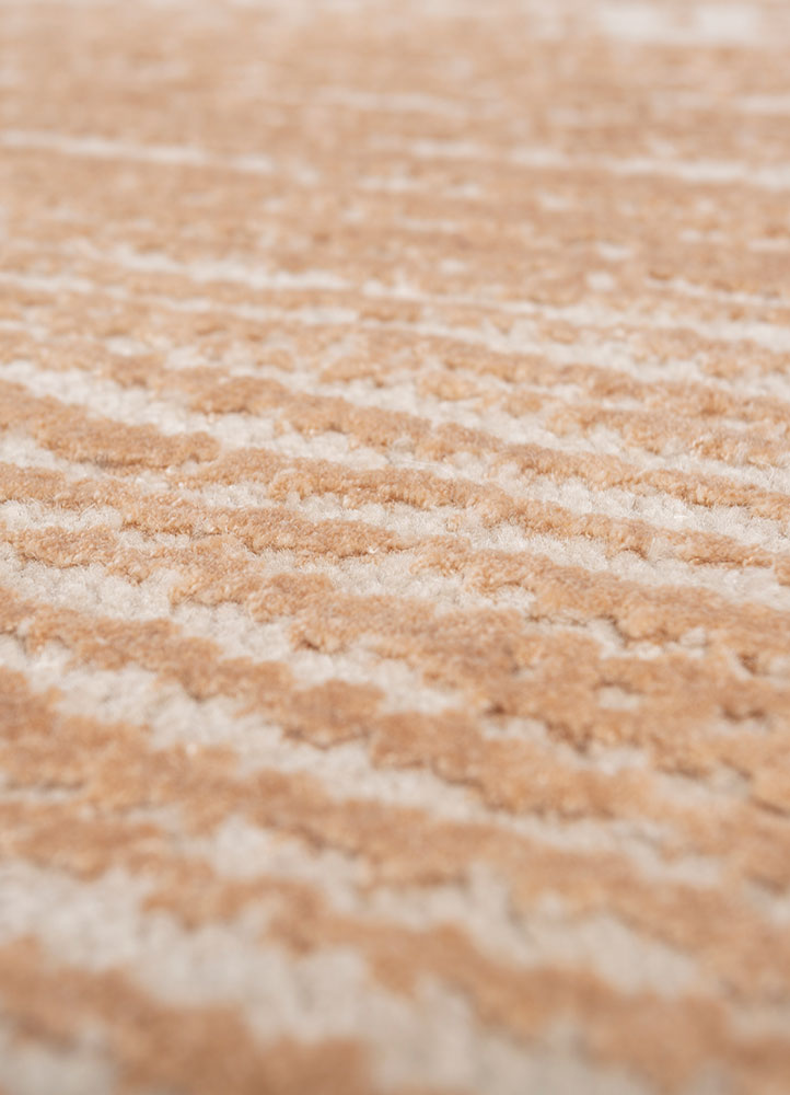 uvenuti ivory wool and bamboo silk hand knotted Rug - CloseUp