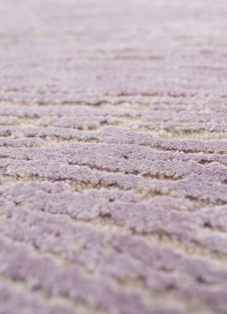 uvenuti grey and black wool and bamboo silk hand knotted Rug - CloseUp