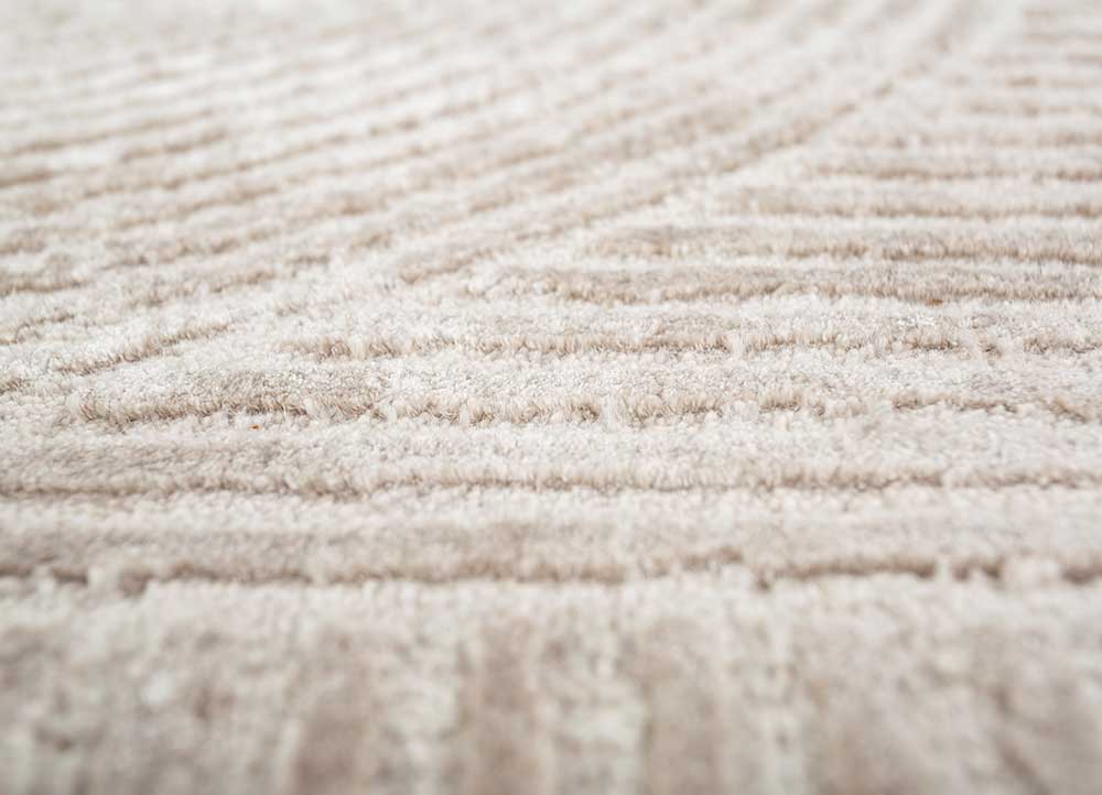 azalea ivory wool and bamboo silk hand knotted Rug - CloseUp