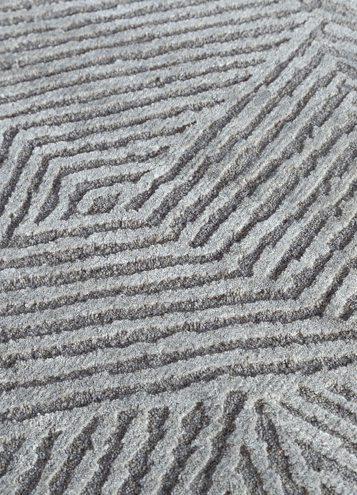 uvenuti grey and black wool and bamboo silk hand knotted Rug - CloseUp