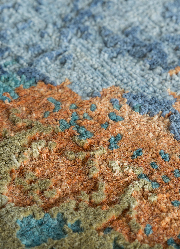 far east green wool and silk hand knotted Rug - CloseUp