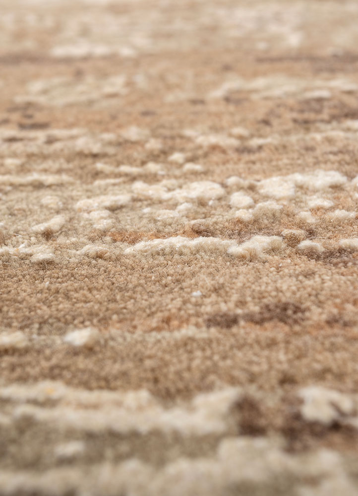 entropy ivory wool and silk hand knotted Rug - CloseUp