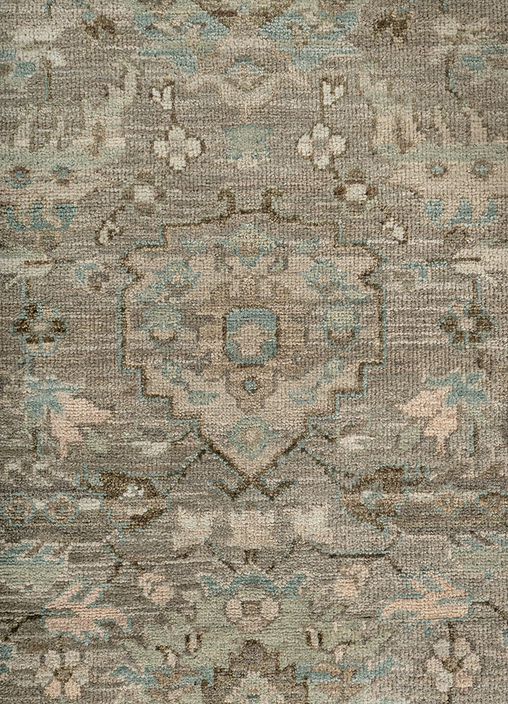 savana green wool hand knotted Rug - CloseUp