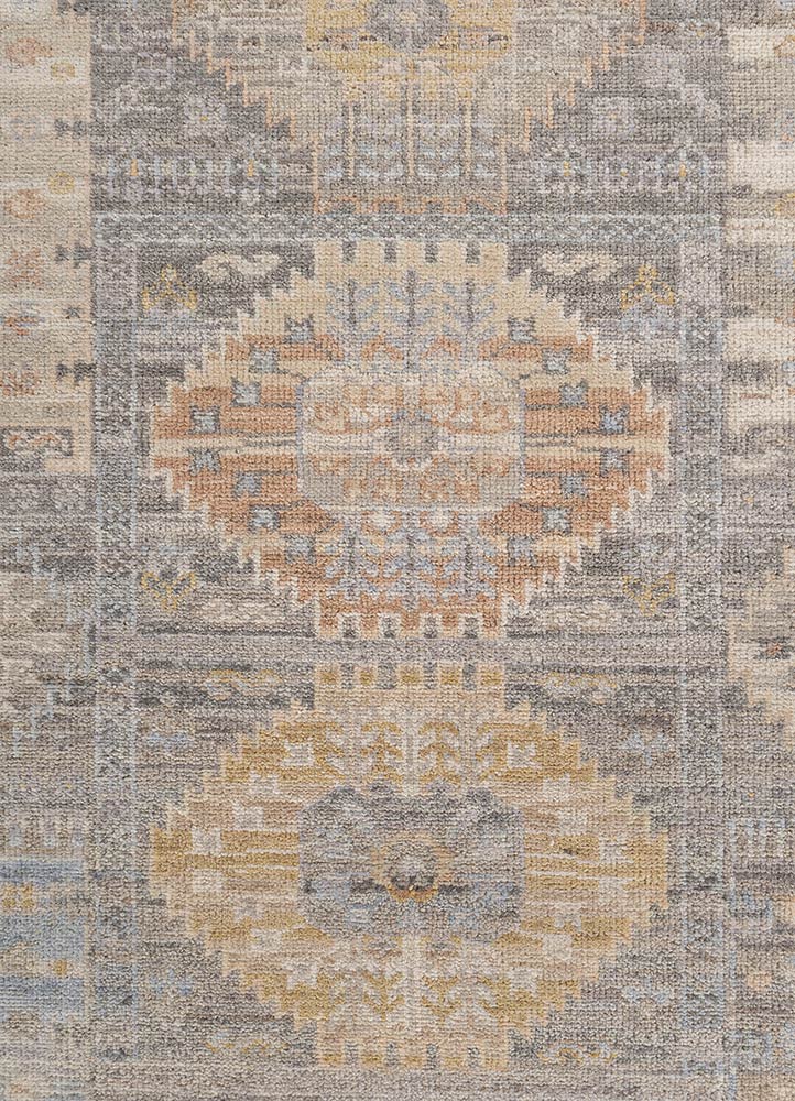 savana grey and black wool hand knotted Rug - CloseUp