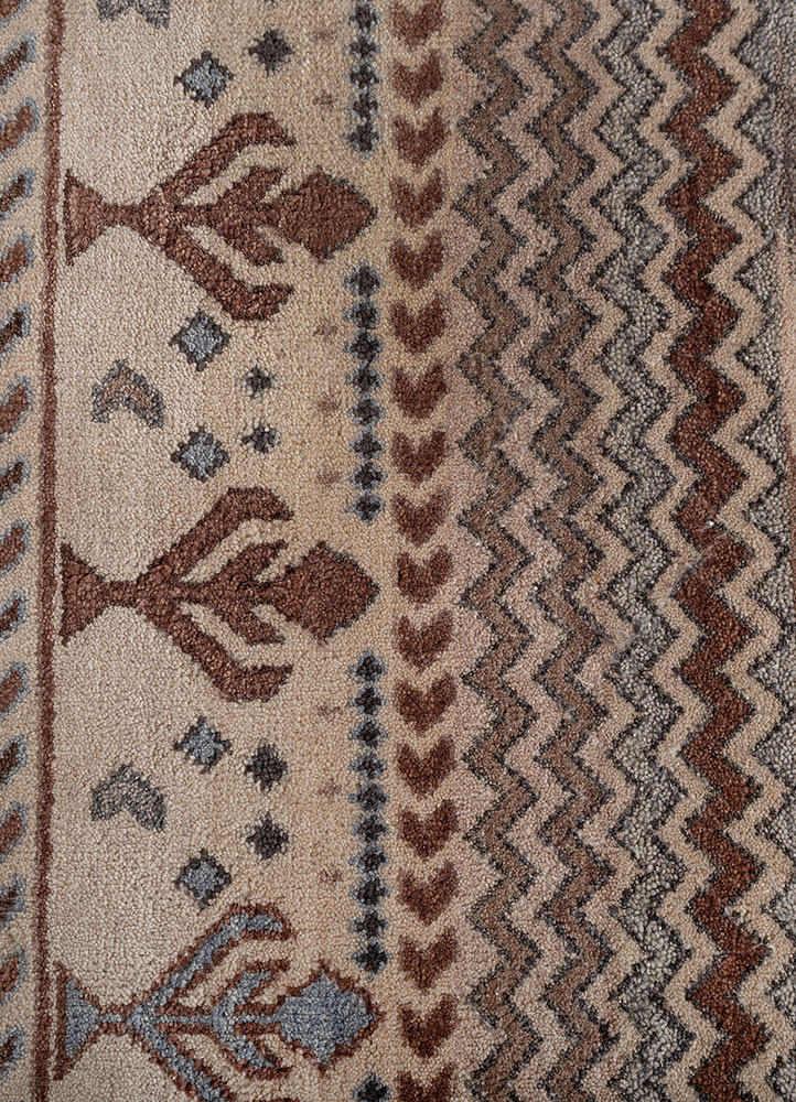 manchaha ivory wool and silk hand knotted Rug - CloseUp