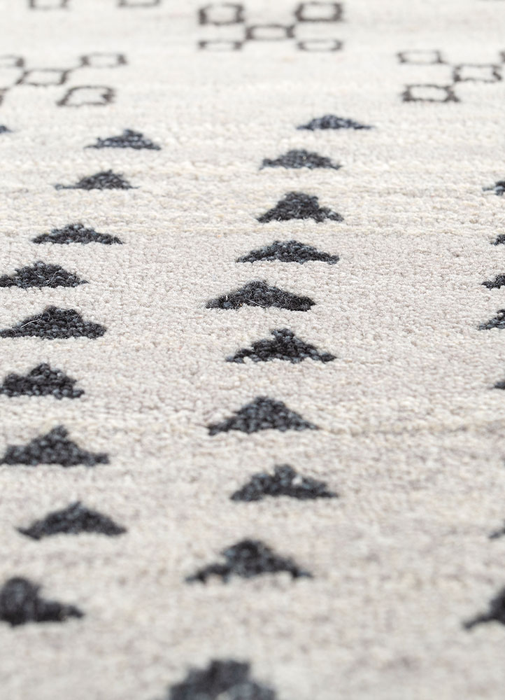 freedom manchaha ivory wool and silk hand knotted Rug - CloseUp