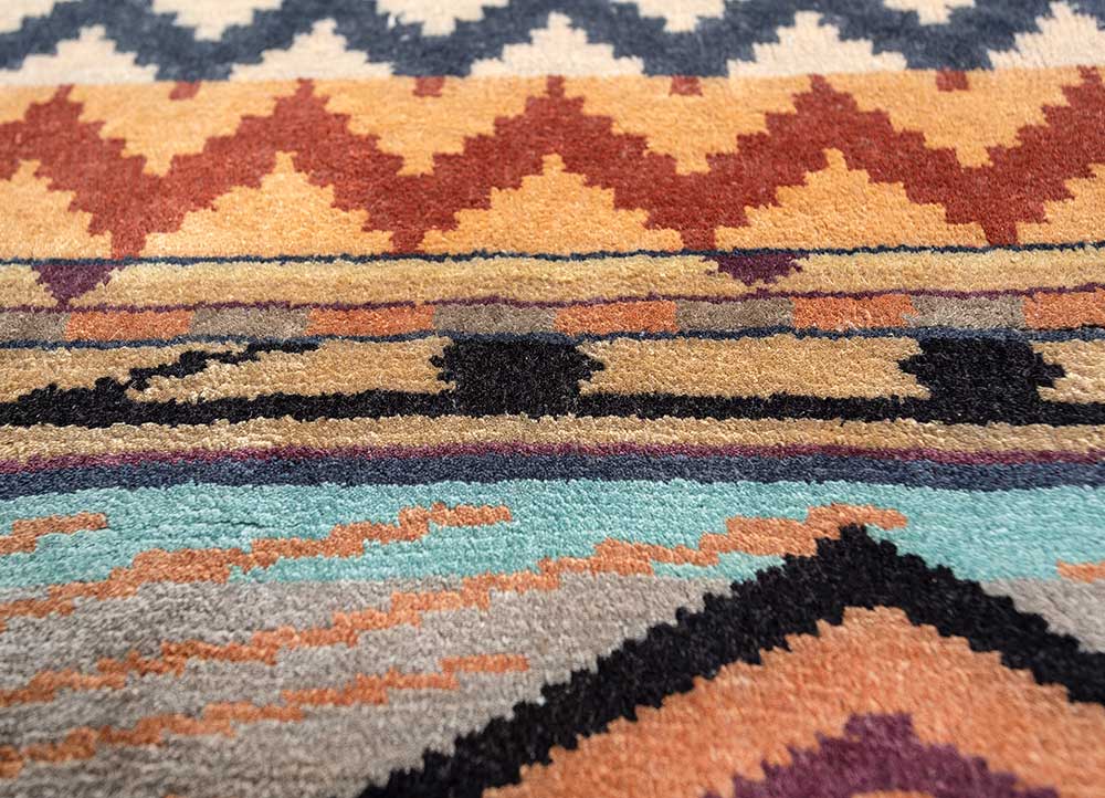 manchaha grey and black silk hand knotted Rug - CloseUp