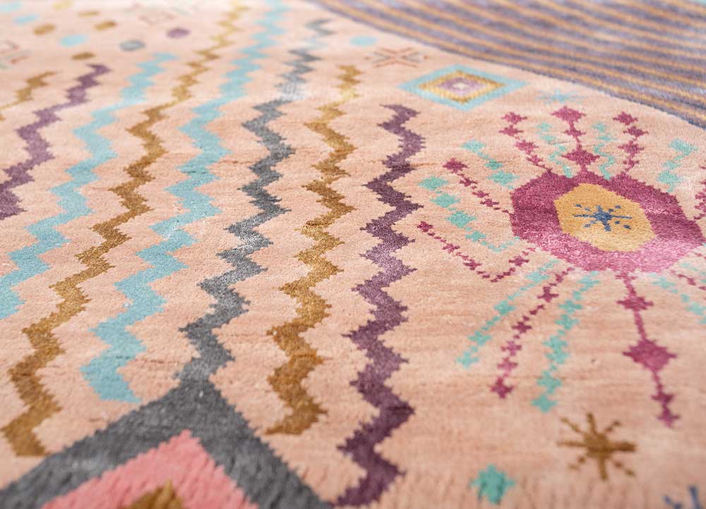 manchaha grey and black silk hand knotted Rug - CloseUp